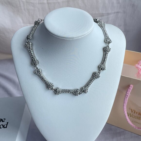 Vivienne Westwood Silver Eight Sections Collarbone Necklace - Picture 3 of 10